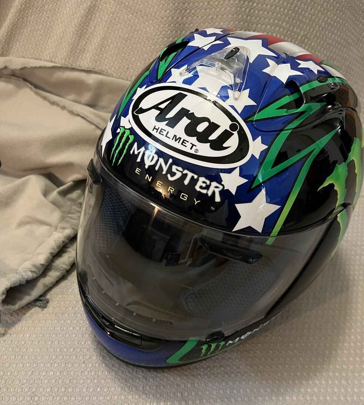 Arai RX-7 Corsair, helm legendaris tim MotoGP